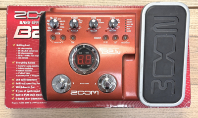 Zoom B2.1U Multieffekt Bas - begagnad i gruppen Stränginstrument / Effekter / Multieffekter bas hos Musikanten i Umeå AB (4-210096)