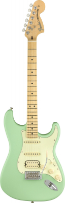 Fender American Performer Stratocaster HSS - Surf Green i gruppen Strnginstrument / Gitarr / Elgitarr hos Musikanten i Ume AB (5-0114922357)