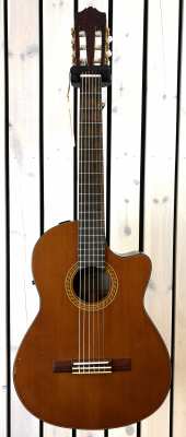 Yamaha CG150CE Nylonsträngad - begagnad i gruppen Stränginstrument / Gitarr / Nylonsträngade hos Musikanten i Umeå AB (BIN7001082)