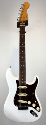 Fender American Ultra Stratocaster - begagnad i gruppen Stränginstrument / Gitarr / Elgitarr hos Musikanten i Umeå AB (BIN7001179)