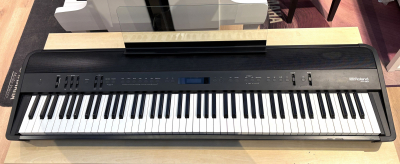 Roland FP-90 Stagepiano - begagnad i gruppen Fynd & begagnat / Fynd & begagnat hos Musikanten i Ume� AB (BIN700989)