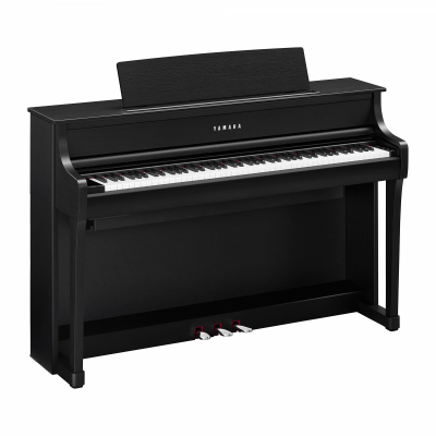 Yamaha Clavinova CLP875B sett snett från sidan