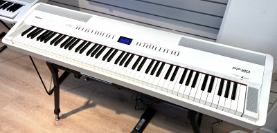 Roland FP-80 Digitalpiano - begagnat i gruppen Fynd & begagnat / Fynd & begagnat hos Musikanten i Ume� AB (M700725)