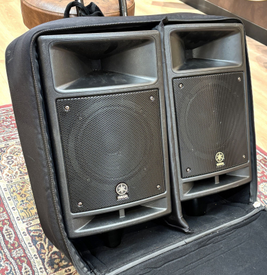 Yamaha Stagepas300 ljudanläggning - begagnad i gruppen Live & Studio / Live / Högtalare hos Musikanten i Umeå AB (M700760)