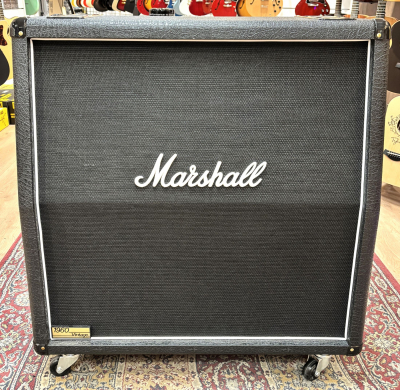 Marshall 1960AV 4x12 kabinett - begagnad i gruppen Stränginstrument / Förstärkare / Elgitarr hos Musikanten i Umeå AB (M700771)