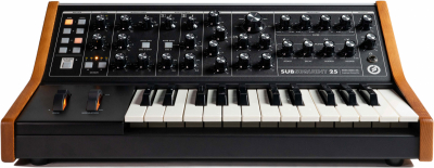 Moog Subsequent 25 Synthesizer i gruppen Klaviatur / Synthesizer hos Musikanten i Ume AB (MOSUBSEQ25)