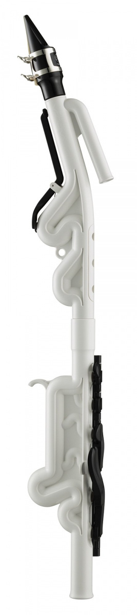 Sp�nnande bl�sinstrument med ljudet av en saxofon i storleken av en blockfl�jt