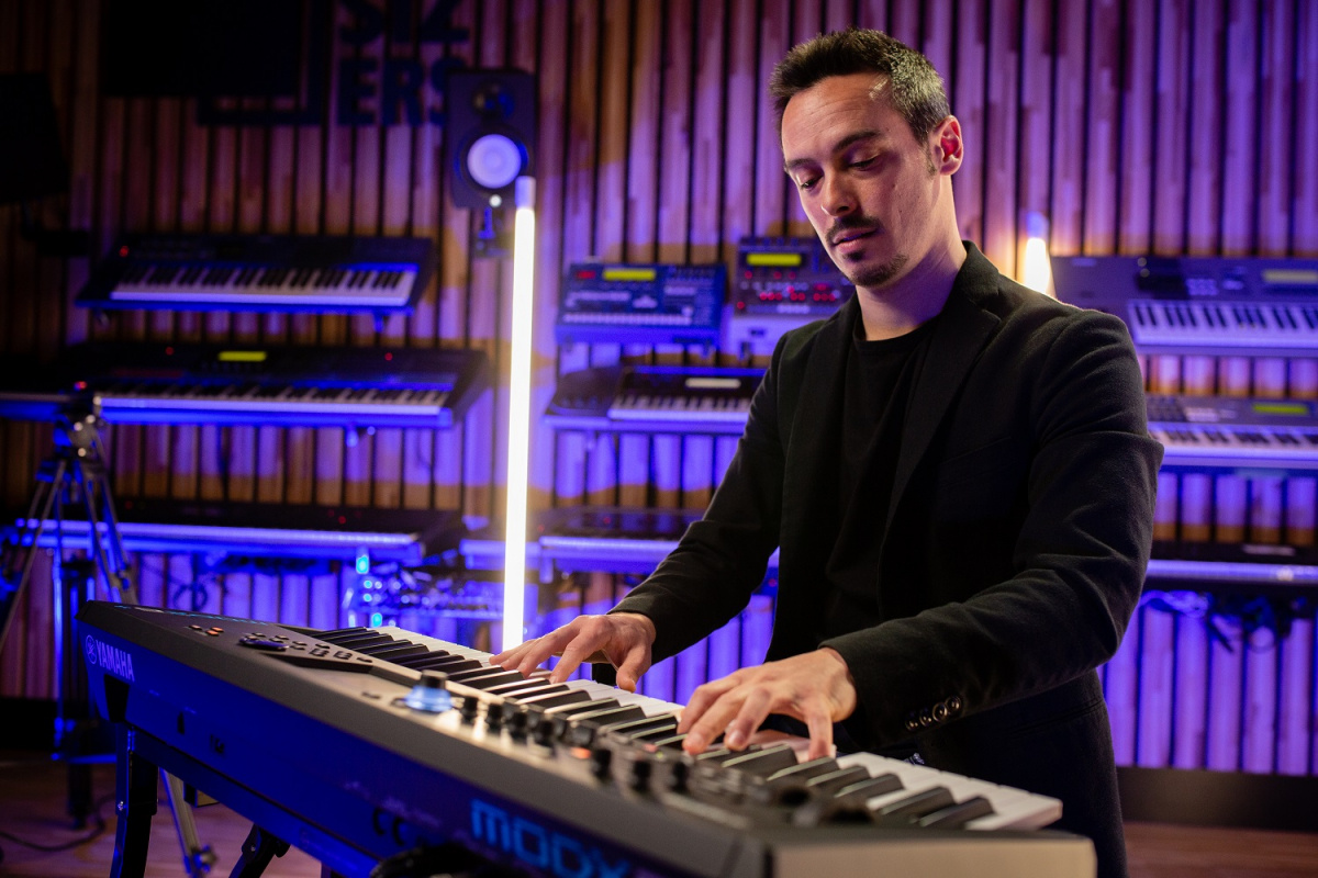 Yamaha MODX6+ Synthesizer