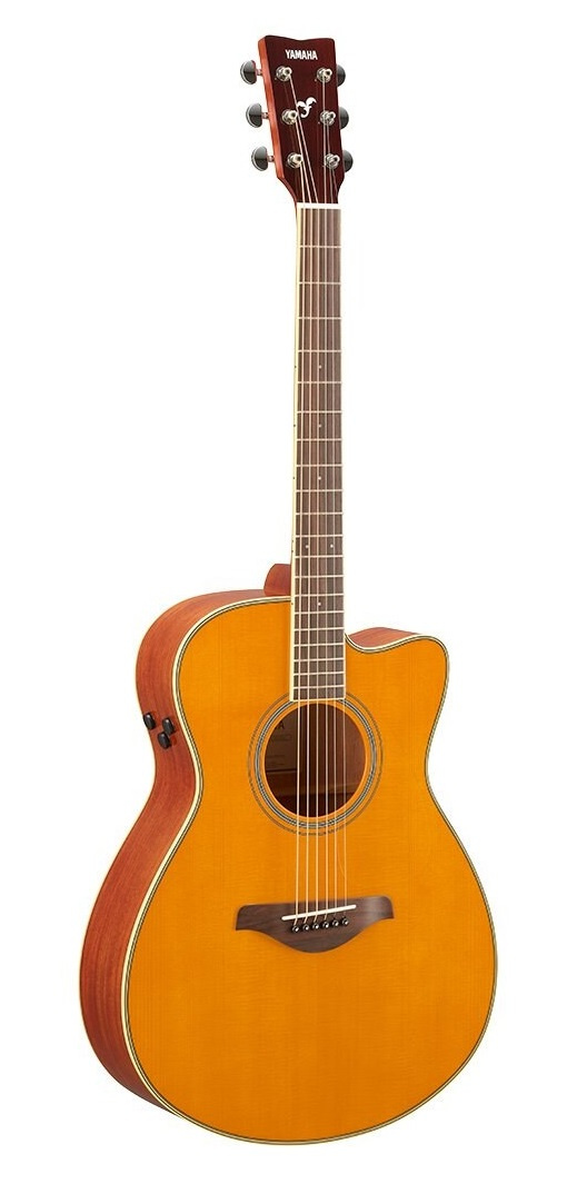 St�lstr�ngad Yamaha gitarr med inbyggt reverb och chorus