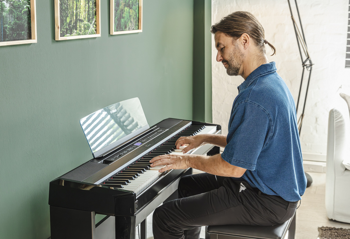 Yamaha P-525 Digital Piano - Black