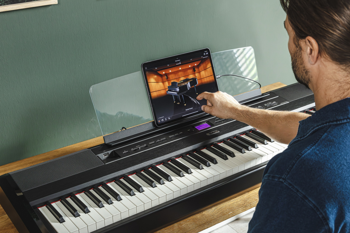 Yamaha P-525 Digital Piano - Black