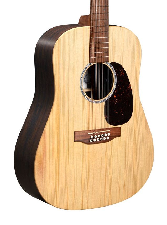 Martin 12-str�ngad akustisk gitarr med mikrofonsystem