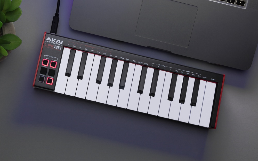 Akai LPK25 midiklaviatur