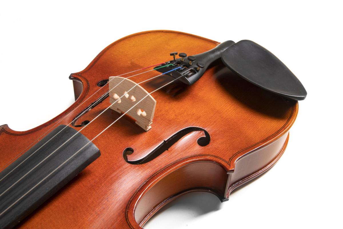 Närbild på GEWA Pure Violin Outfit HW