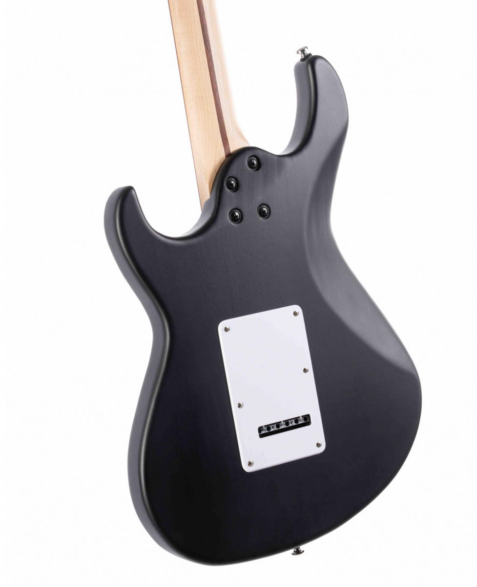 Elgitarr f�r nyb�rjare med bra ljud och l�ttspelad hals