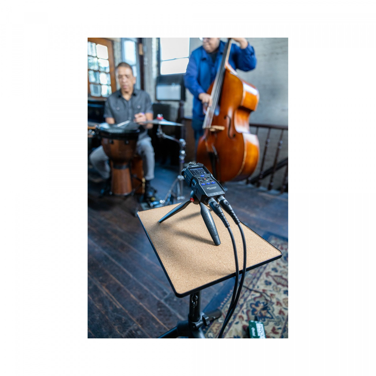 Portabel inspelare med tv� extra mikrofoning�ngar!