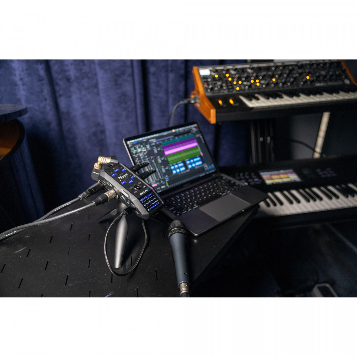 Portabel inspelare med inte mindre �n sex sp�r