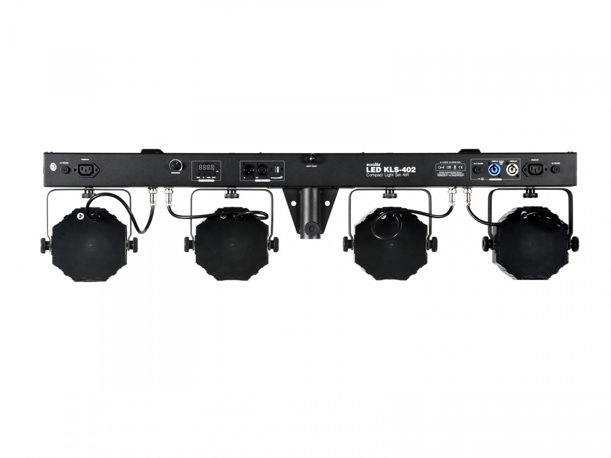Eurolite LED KLS-402 AIR LED ljusset med fyra individuellt styrbara RGB/WW-spotlights monterade p� tv�rbalk f�r scen- och eventbelysning med tr�dl�s styrning.