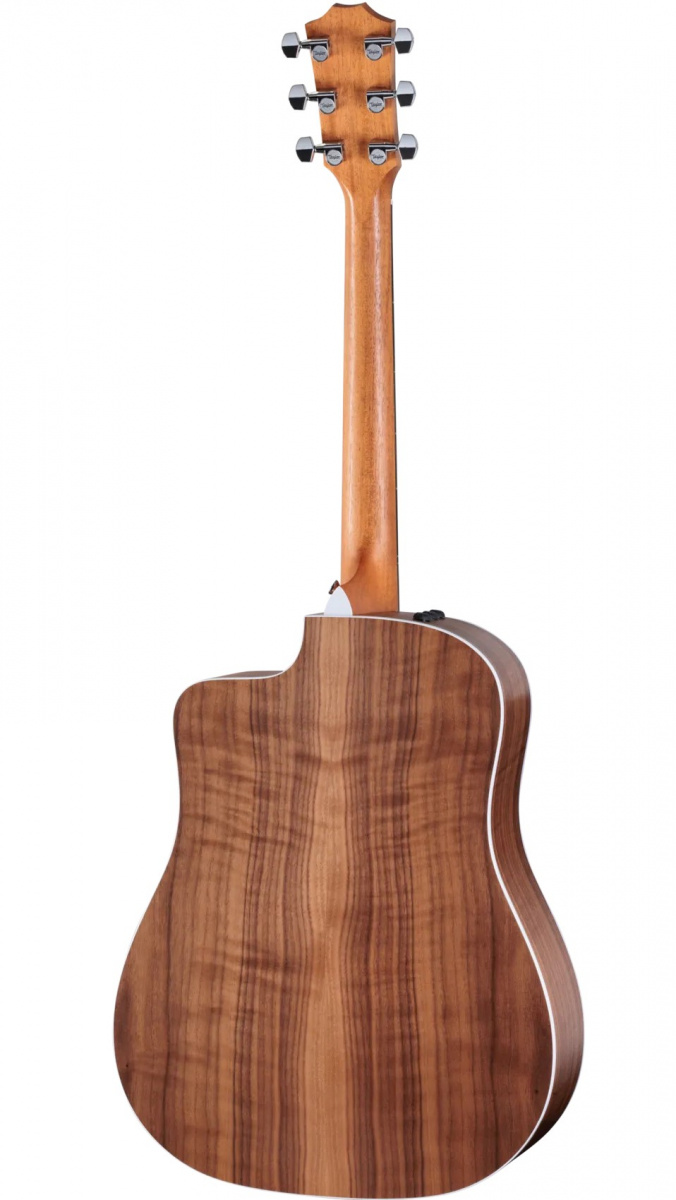 Baksidan av en Taylor 210ce akustisk gitarr med Venetian cutaway