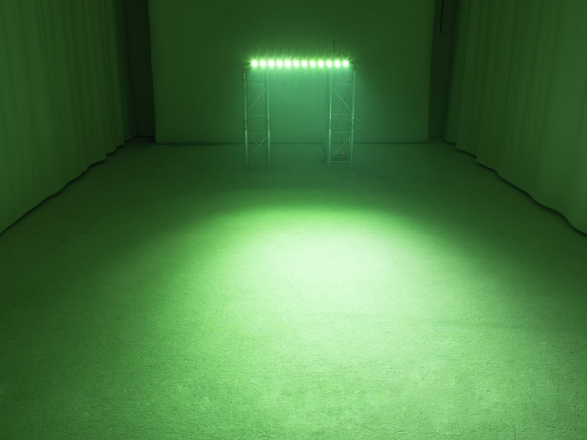 Eurolite LED BAR-12 QCL RGBW