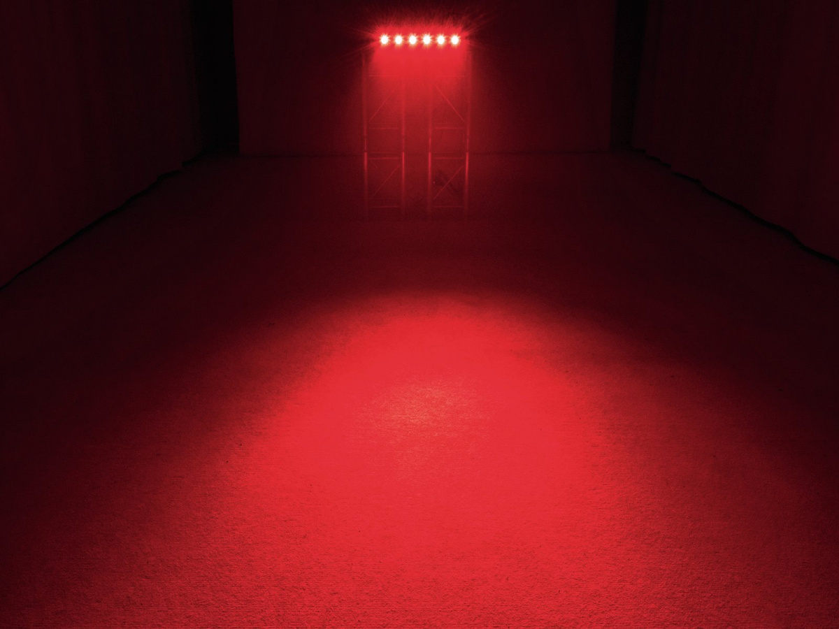 Eurolite LED BAR-6 QCL RGBW