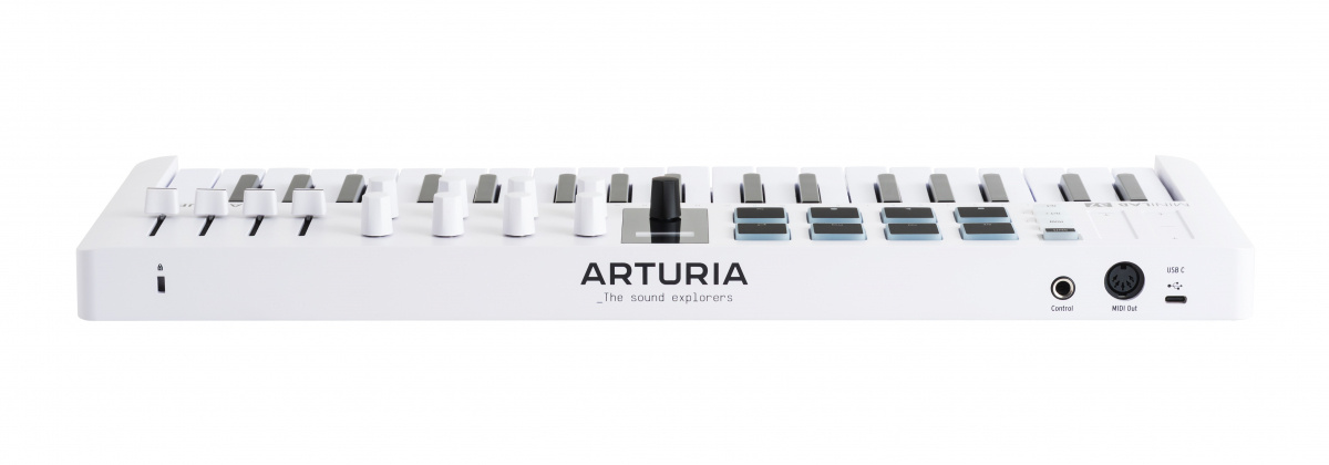 Baksidan av en Arturia MiniLab 37 MIDI-keyboard med 37 tangenter