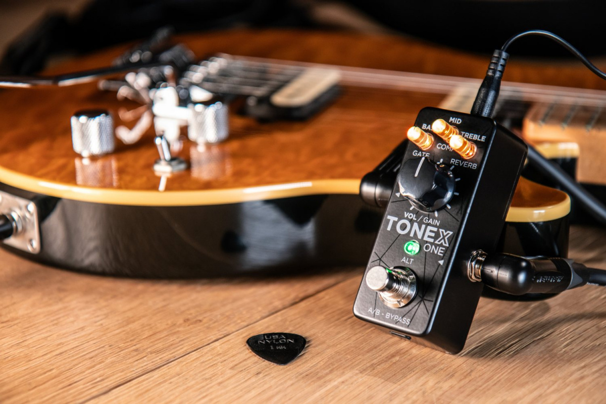 IK Multimedias popul�ra ToneX i extremt kompakt format