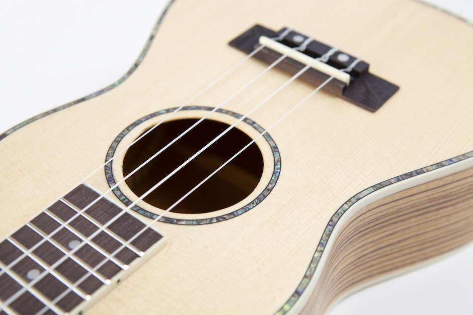 Reno RU320 Grand Concert Ukulele