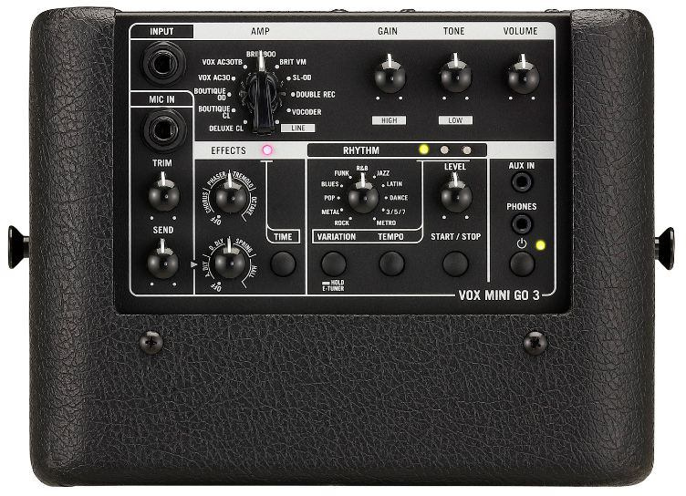 Portabel gitarrf�rst�rkare med extra ing�ng f�r s�ngmikrofon