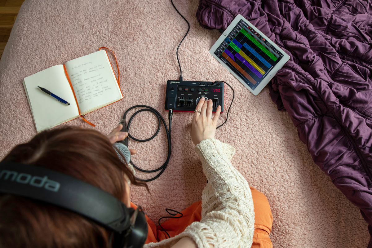 Roland AIRA Compact E-4 Voice Tweaker