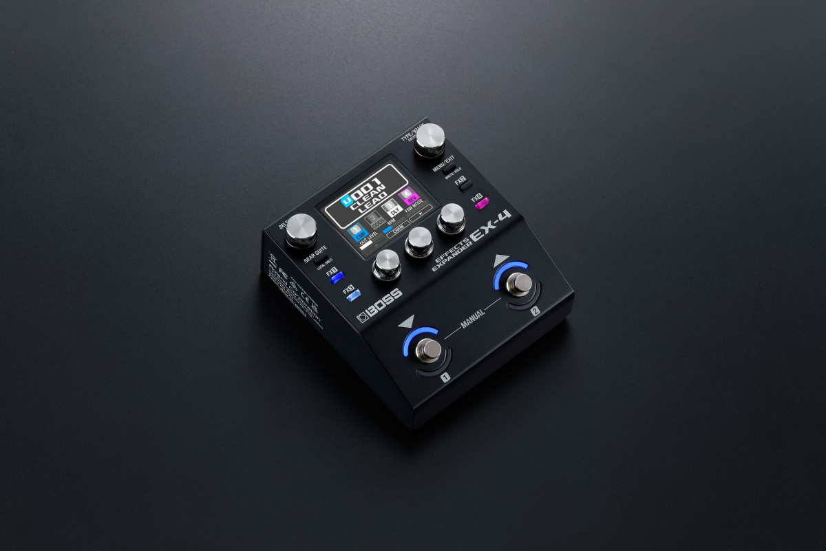 BOSS EX-4 multieffektpedal med färgdisplay