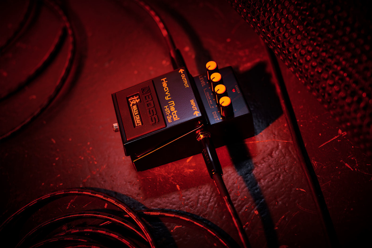 Boss HM-2W Heavy Metal Waza Craft