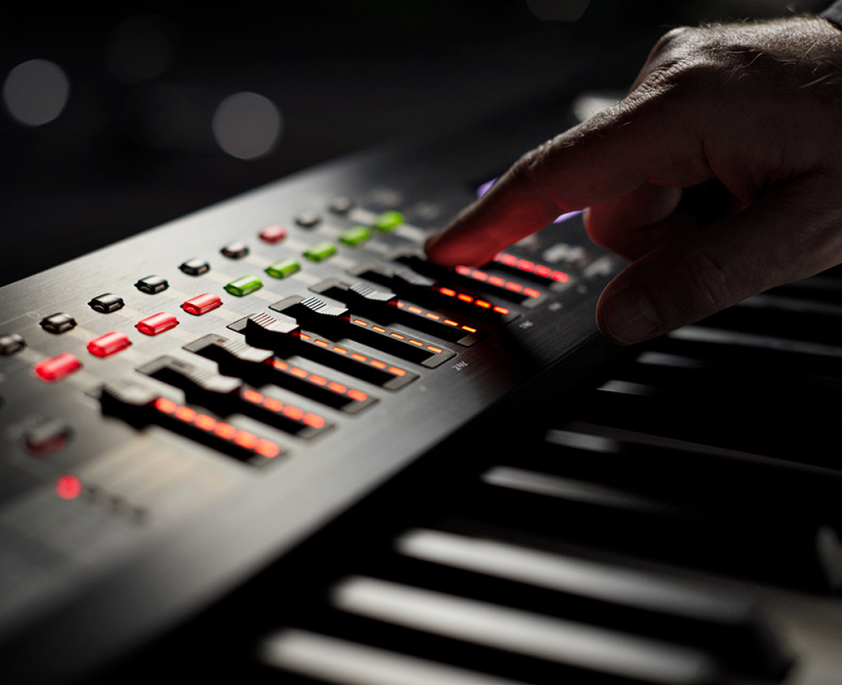 Rolands flaggskepp bland stagepianon, RD-2000 EX