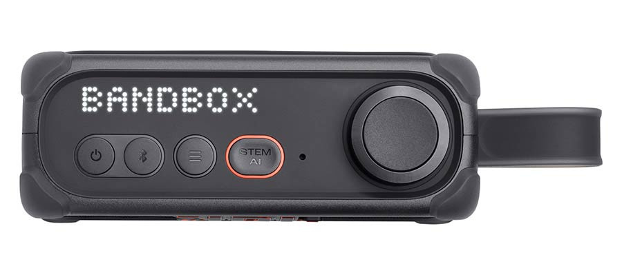 JBL BandBox Solo med reglage och anslutningar
