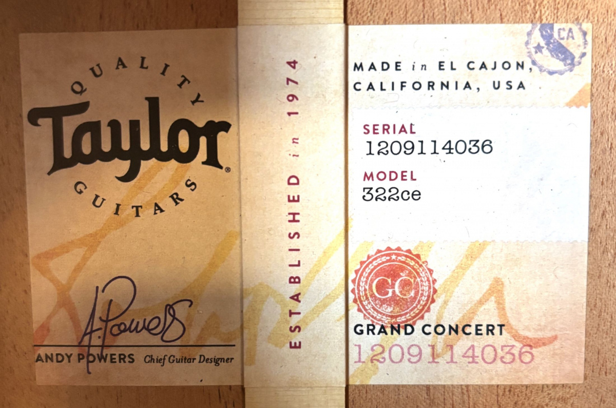Taylor 322ce Grand Concert - begagnad