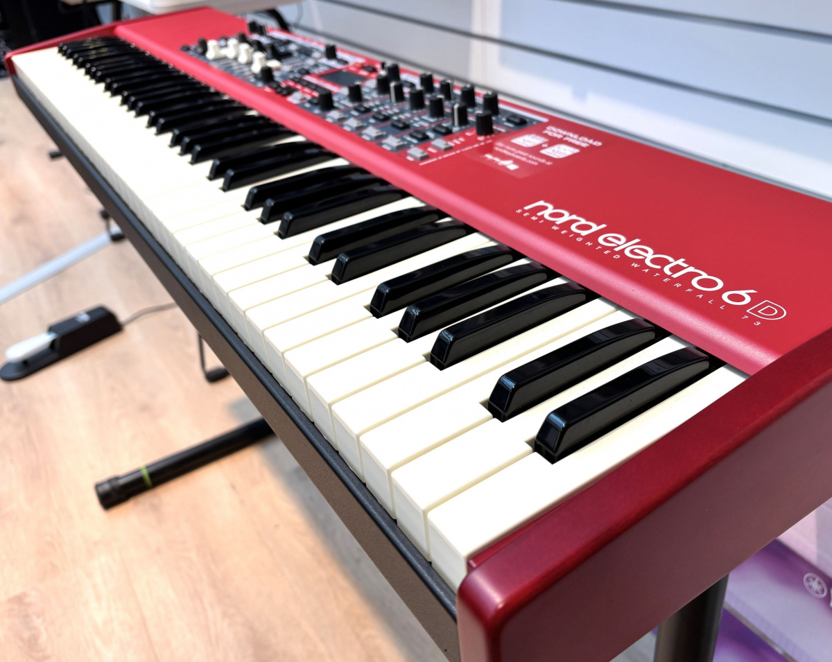 Nord Electro 6D 73 - Begagnad