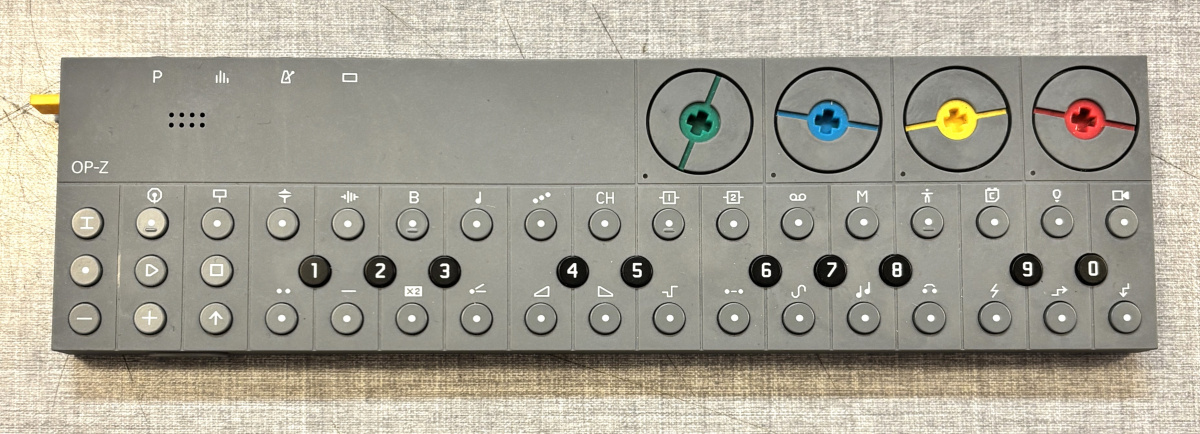 Teenage Engineering OP-Z inkl. case - begagnad
