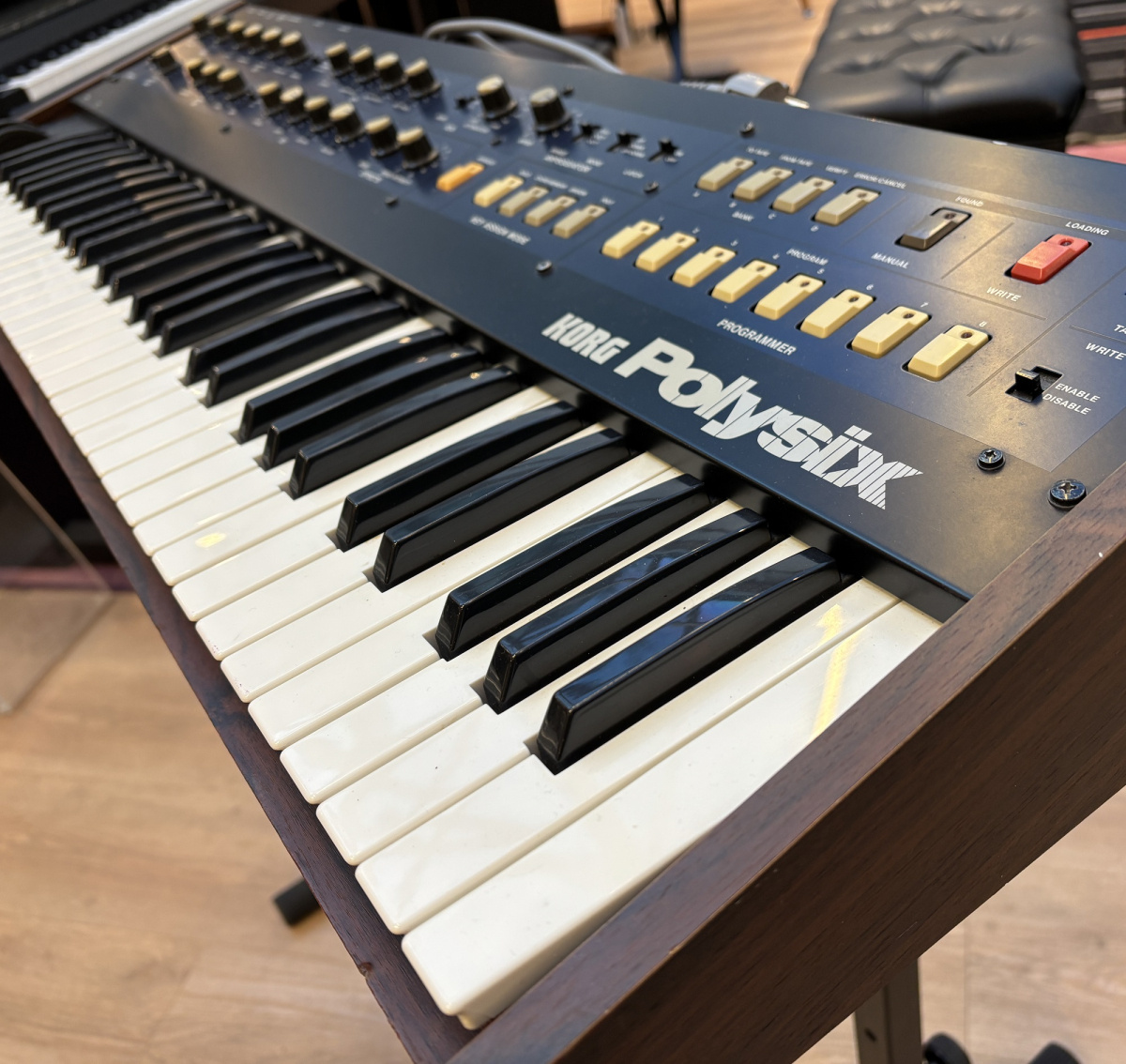 Korg Polysix Synthesizer - begagnad