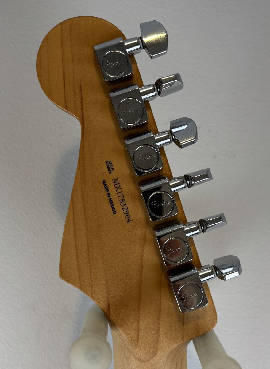 Fender Standard Stratocaster 2017 - begagnad