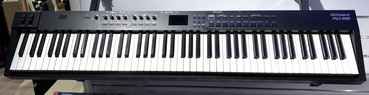 Roland RD-88 - begagnad