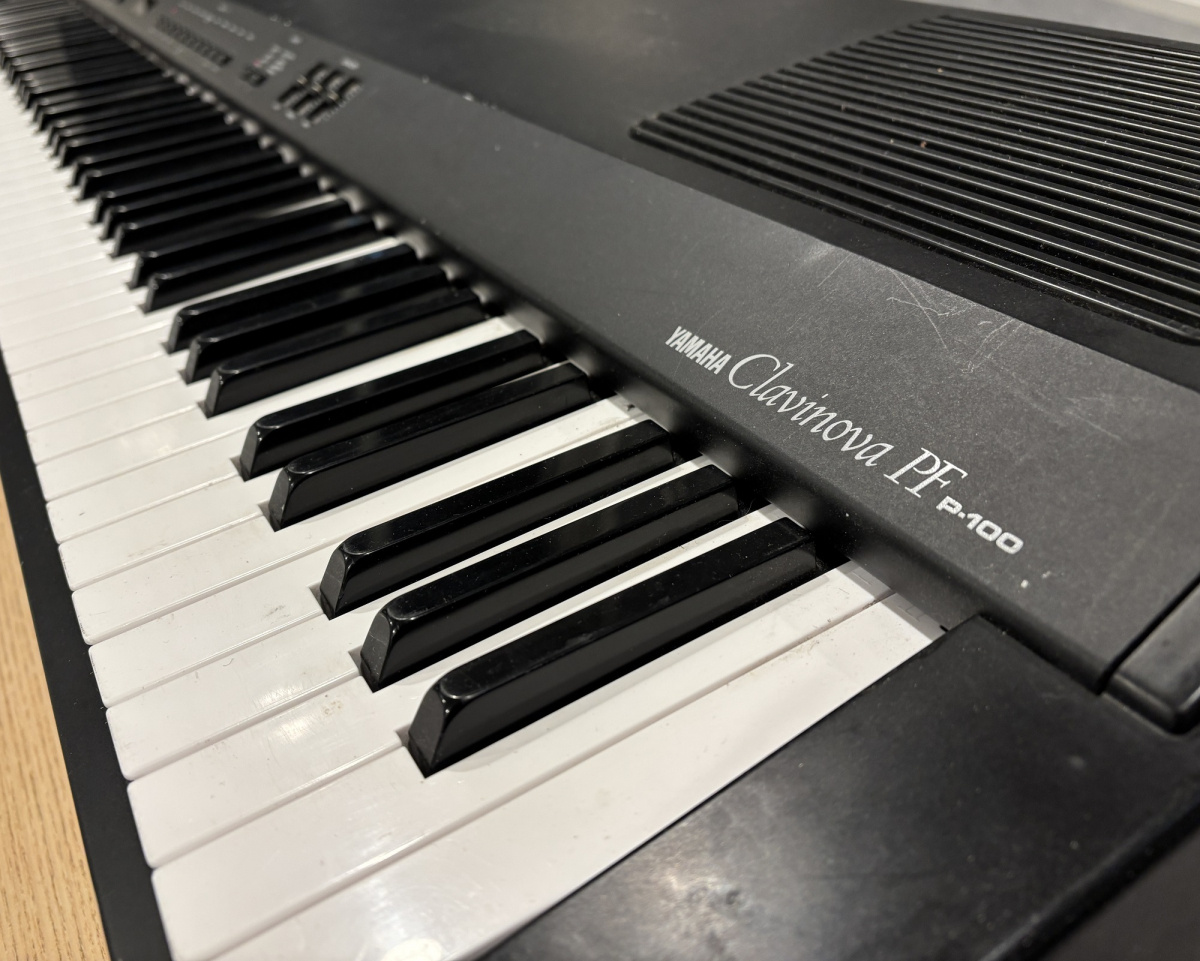 Yamaha Clavinova PF P-100 Digitalpiano - begagnat