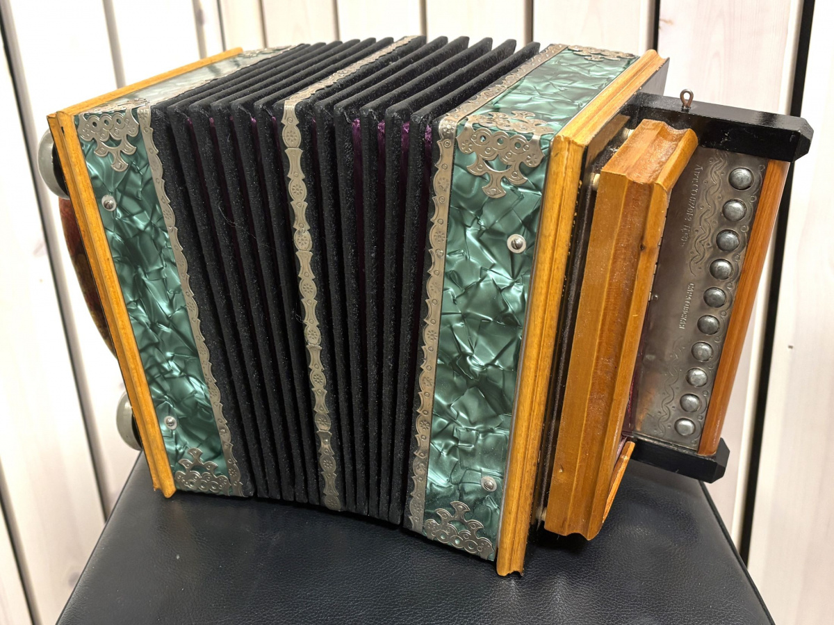 Enradigt dragspel - begagnat