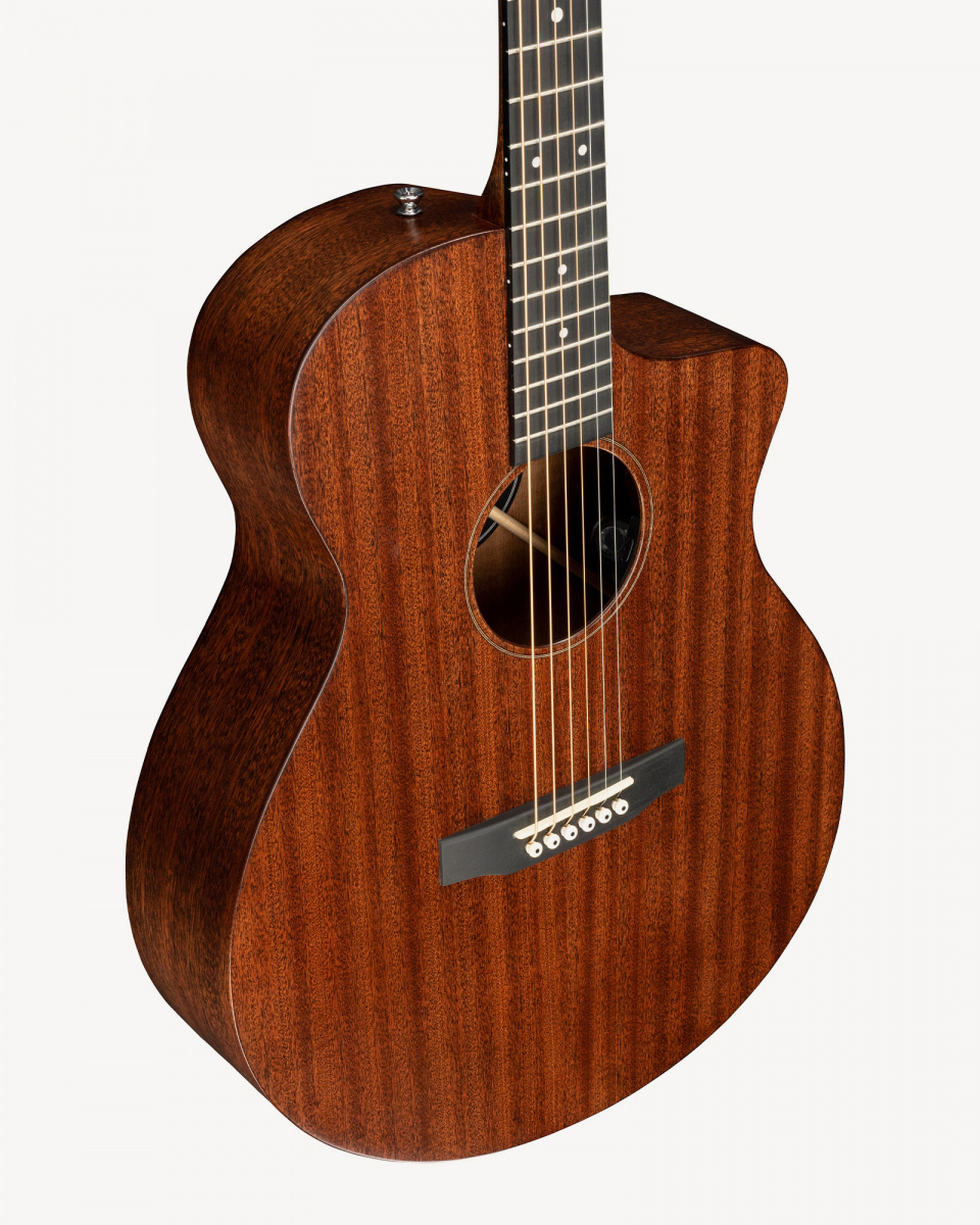Martin st�lstr�ngad akustisk gitarr tillverkad i mahogny