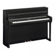 Yamaha CLP-885 - Svart Yamaha Clavinova CLP-885B sett snett framifrån