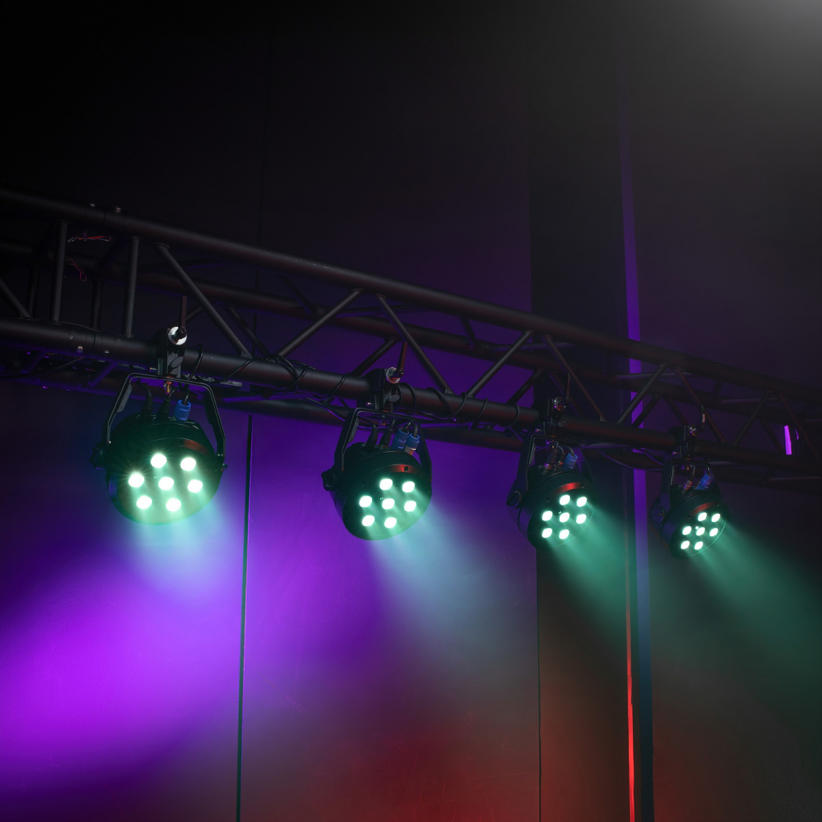 Cameo Root Par 4 RGBW