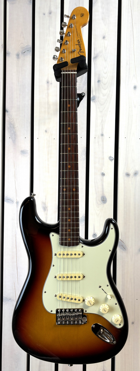 Fender American Vintage II Stratocaster 1961 elgitarr i 3-tone sunburst