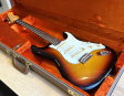 Fender American Vintage II 1961 Stratocaster - begagnad Fender American Vintage II Stratocaster 1961 elgitarr i 3-tone sunburst