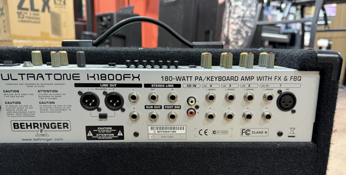 Behringer Ultratone K1800FX - begagnad