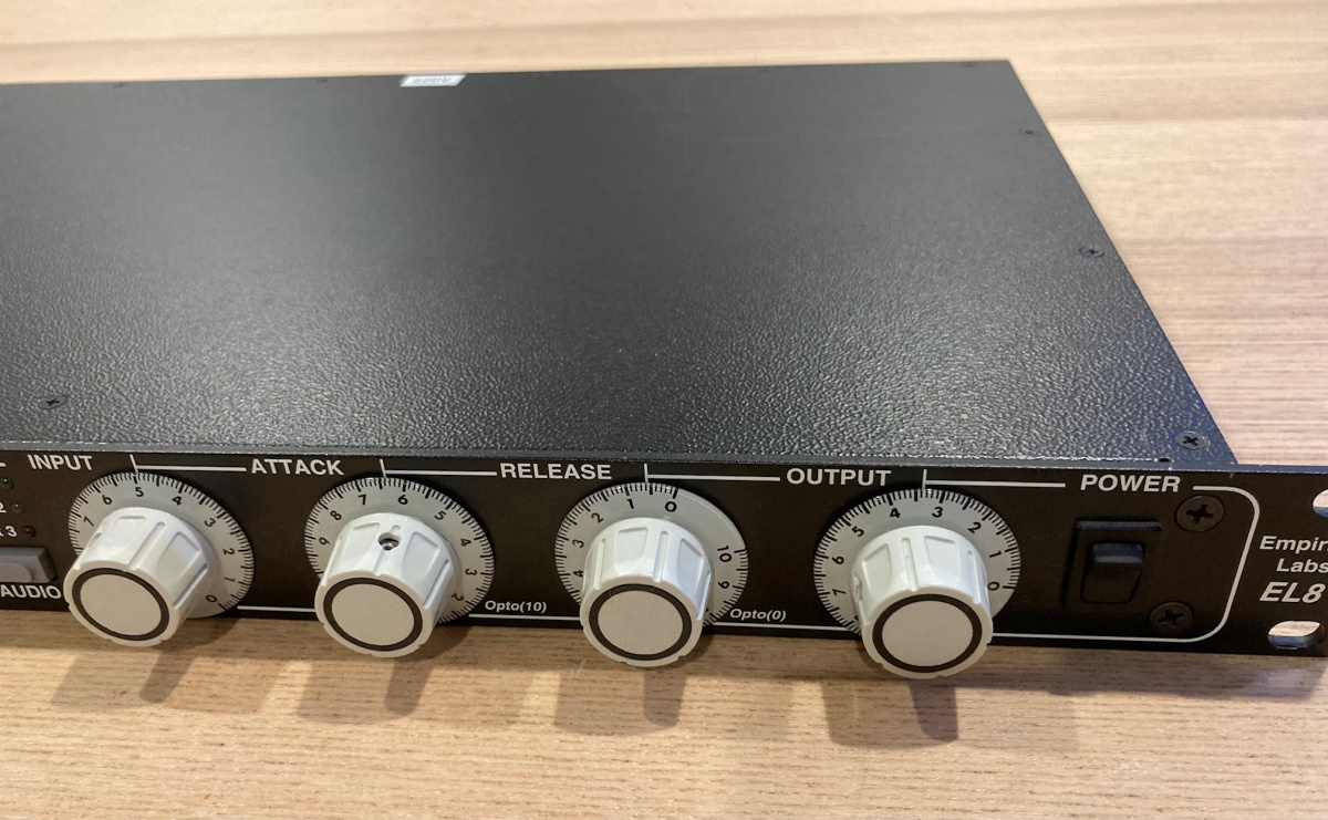 Empirical Labs EL8 Distressor - Begagnad