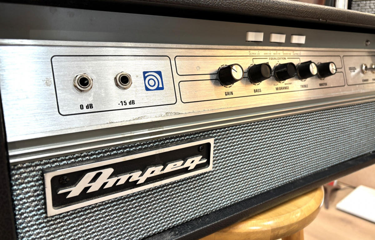 Ampeg V-4B Bastopp - begagnad